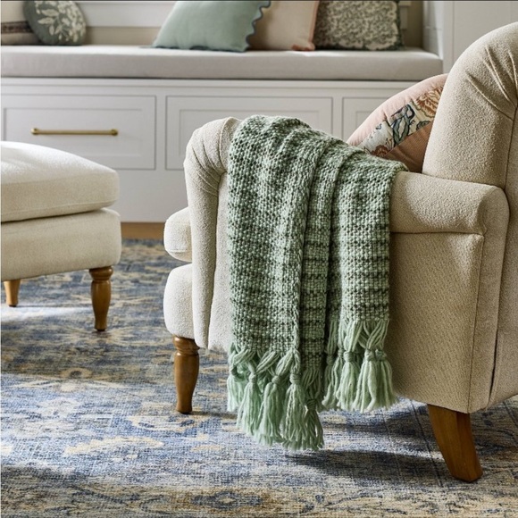 NWT 50 x 60 Throw Mixed Yarn Woven with Crossed Tassels Multi Green Stud… - Picture 2 of 4